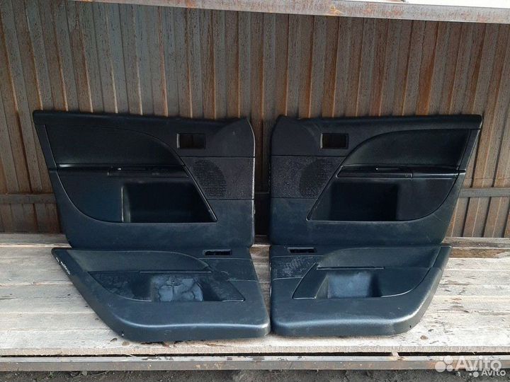 Обшивка двери передняя правая Ford Mondeo 3