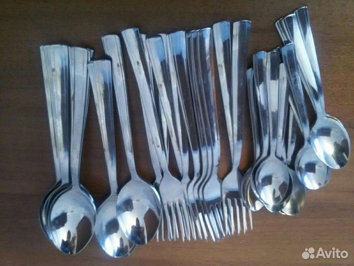 Столовый набор ложки, вилки и чайные ложки