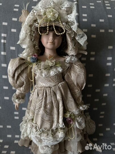 Коллекционная винтажная кукла Emerald Doll 2004