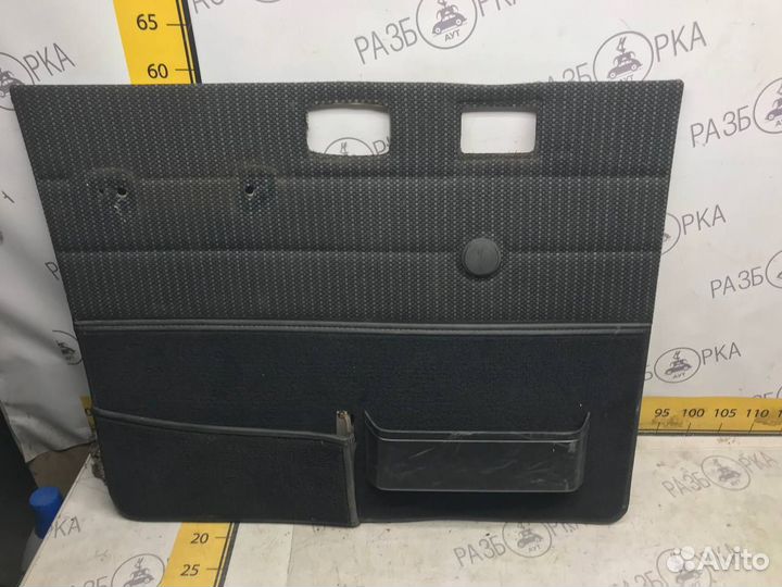 Обивка двери передняя Isuzu Trooper 1 1994