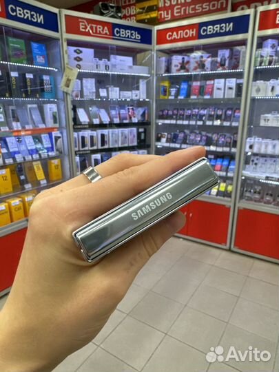 Samsung Galaxy Z Flip5, 8/256 ГБ