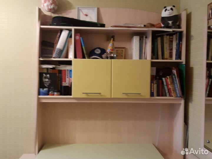 Уголок школьника стол со шкафчиками