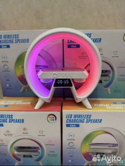 RGB лампа (ночник) +колонка+ беспроводная зарядка