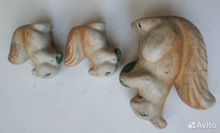 Три белочки, глиняные фигурки