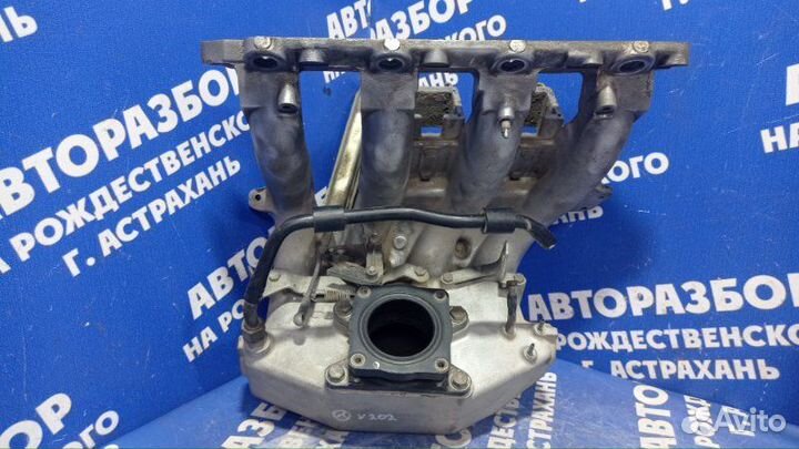 Коллектор впускной Mercedes-Benz W202 седан