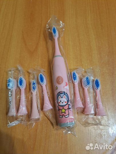 Детская электрическая зубная щетка новая