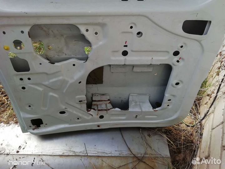 Задняя дверь на ларгус фургон, левая
