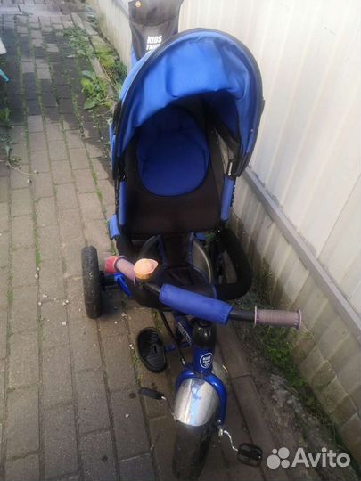 Трехколесный детский велосипед с ручкой бу