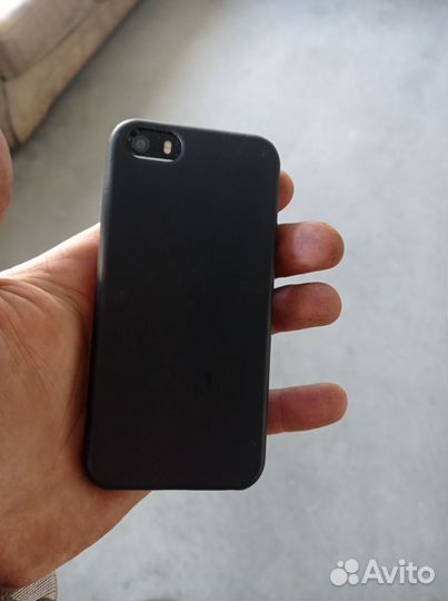 iPhone SE, 16 ГБ