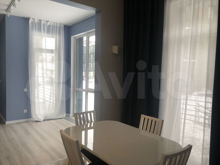 2-к. квартира, 70,4 м², 2/4 эт.