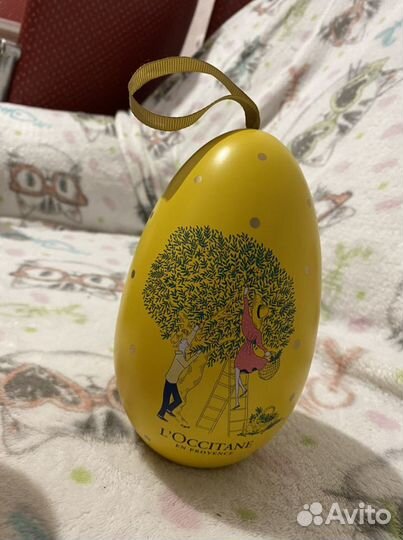 Подарочная коробка