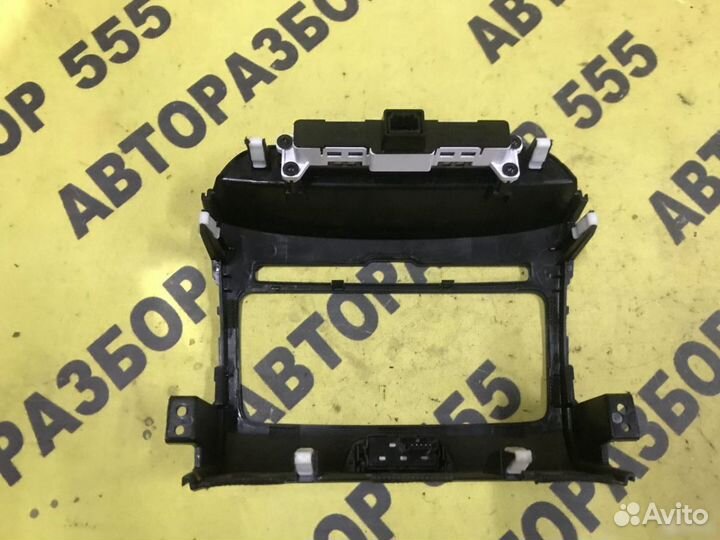 Рамка магнитолы Kia Sportage 3