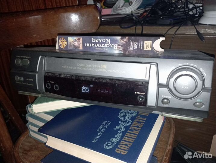 Видеомагнитофон Lg af290w