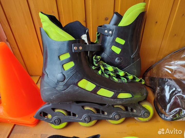 Роликовые коньки