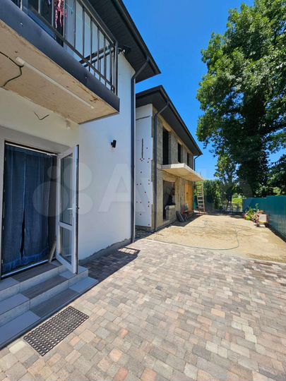 Дом 277 м² на участке 4,5 сот.