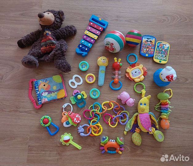 Развивающие игрушки погремушки машинки