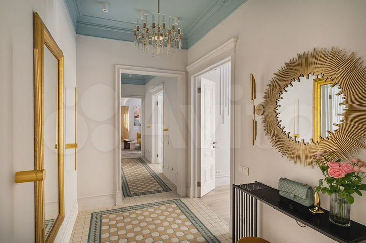 3-к. квартира, 110 м², 2/4 эт.