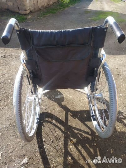 Кресло коляска для инвалидов