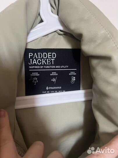 Зимний короткий пуховик stradivarius