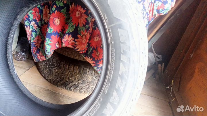 Bridgestone Blizzak Ice 2.25/60 R17
