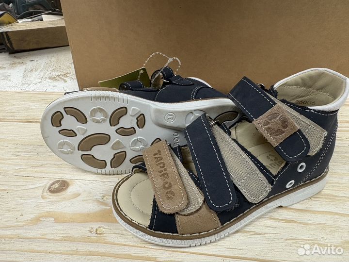 Сандалии новые 27 размера