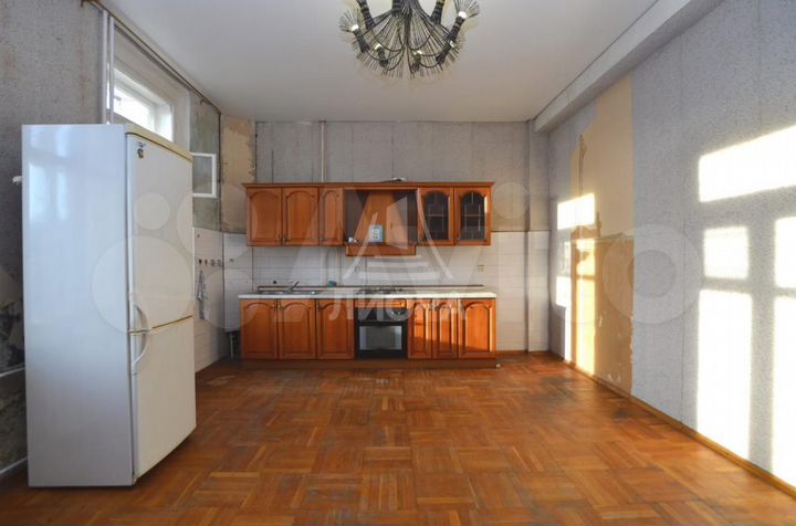 4-к. квартира, 142,2 м², 3/6 эт.