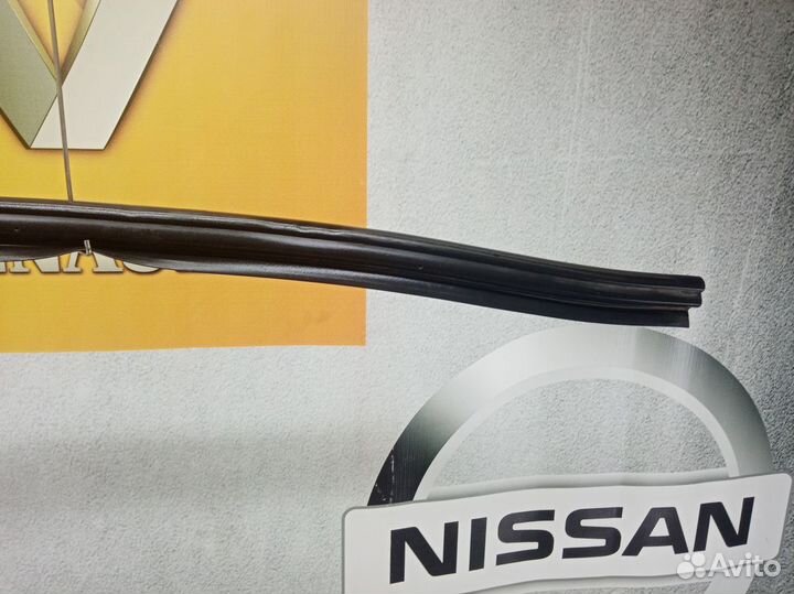 Уплотнитель Резинка капота Renault fluence