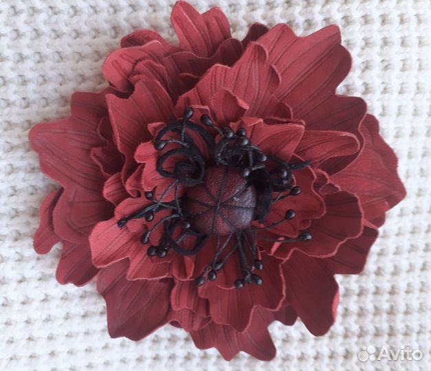 Брошь цветок