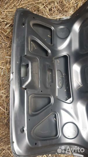 Крышка багажника LADA Granta