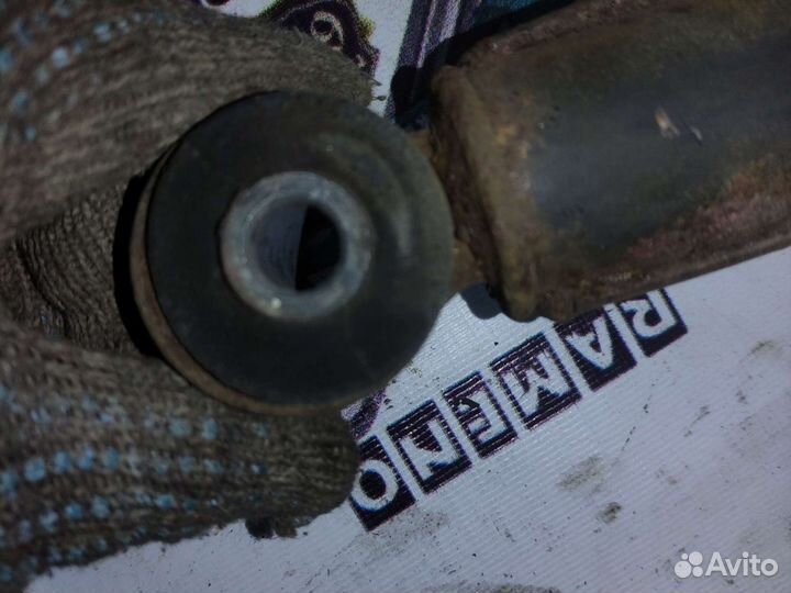 Амортизаторы задние Mitsubishi Outlander XL CW5W