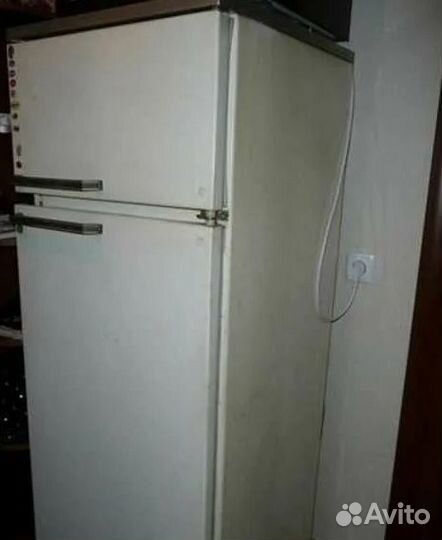 Уплотнитель для холодильника carboma F700