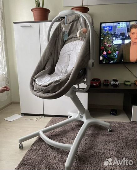Кроватка, шезлонг,стульчик для кормления