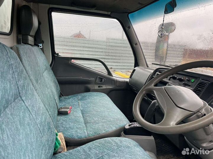 Mitsubishi Fuso Canter изотермический, 2000