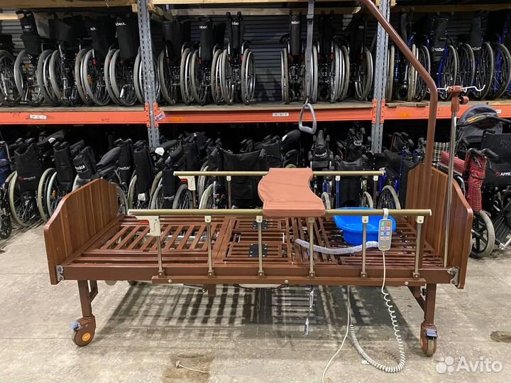 Медицинская кровать для лежачих больных