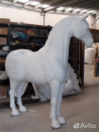 Статуи, скульптуры, муляжи, фигуры, декорации