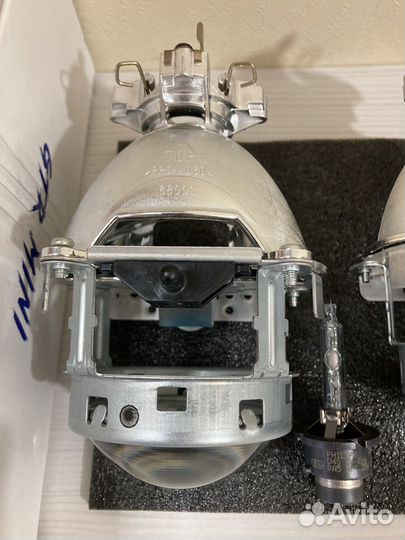 Биксеноновые линзы Hella 3R с ксеноновыми лампами