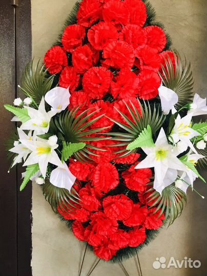 Ритуальные венки, корзины