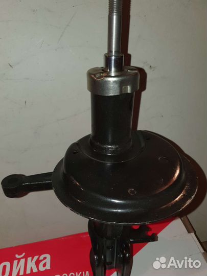 Стойки ваз 1118 Калина передние