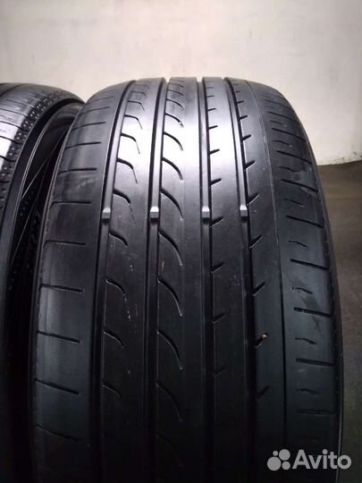 Yokohama BluEarth RV-02 245/40 R20 99W