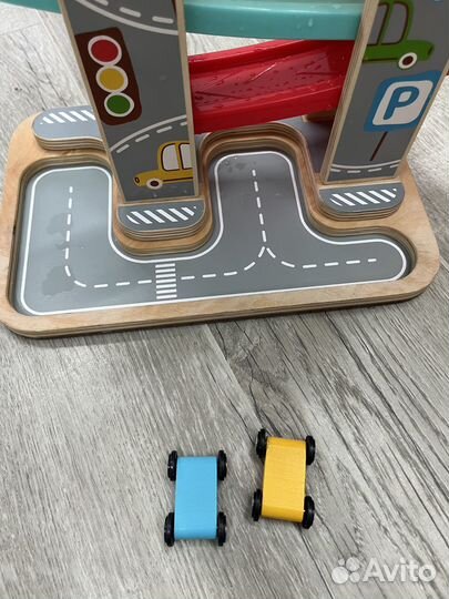 Игрушка деревянная с машинками