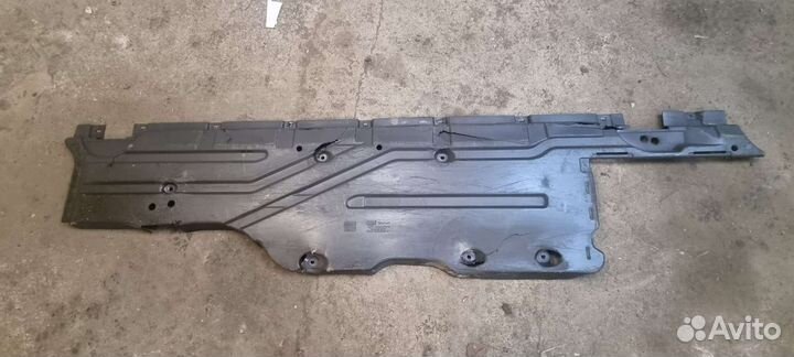 Накладка w251 защита пластик пыльник руль