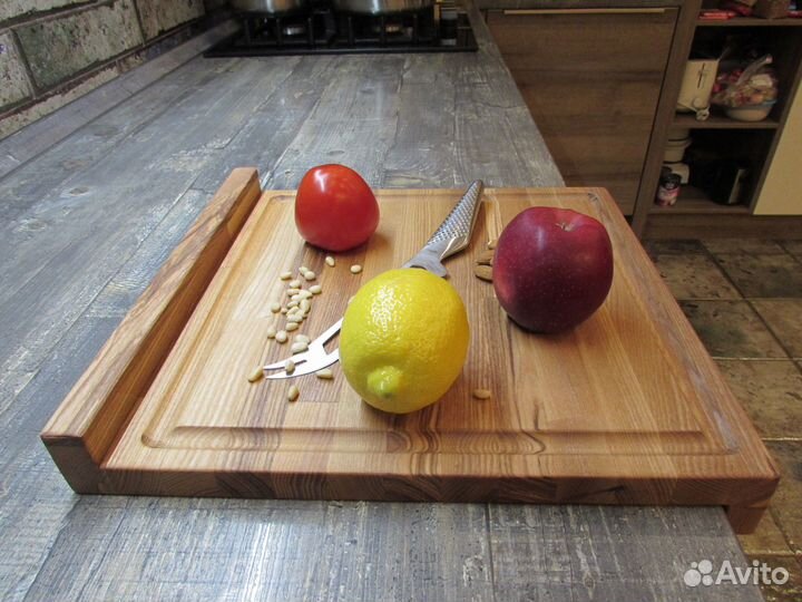 Разделочная доска с 2 упорами 30*32см из массива