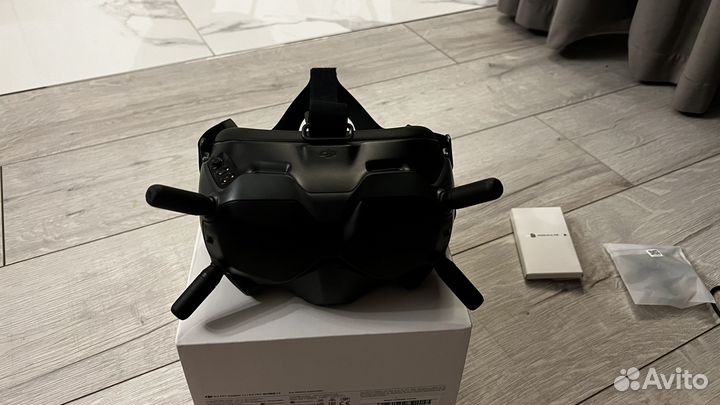 Dji fpv goggles v2 motion controller combo