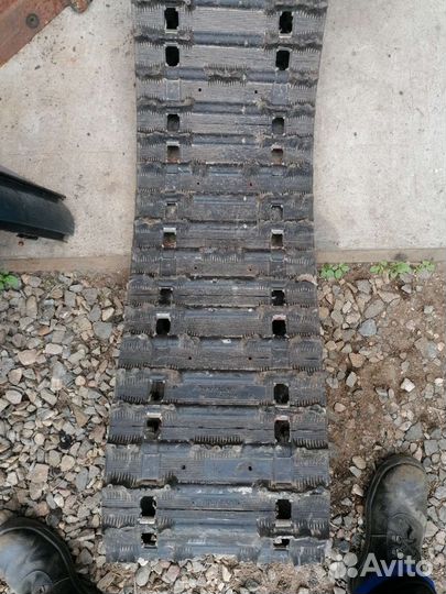 Гусеница 121