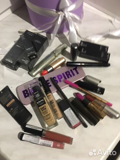 Коробка косметики