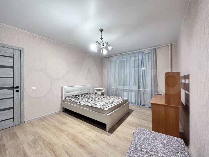 3-к. квартира, 90 м², 14/15 эт.
