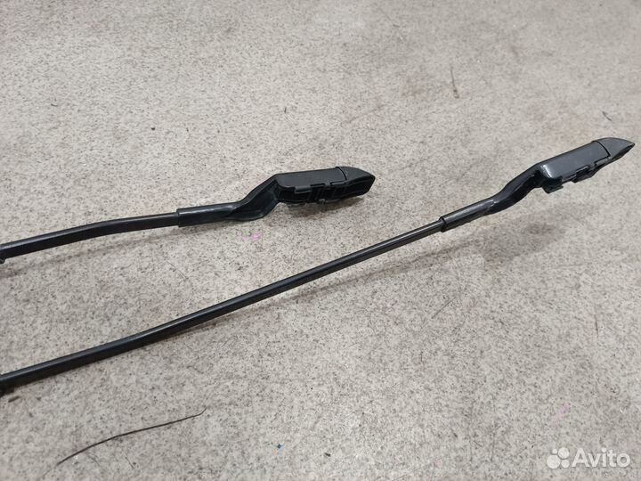 Поводок дворников для Volkswagen Passat CC