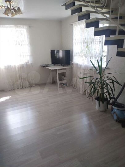 Дом 101 м² на участке 8 сот.