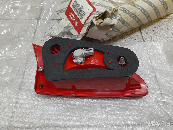 Alfa Romeo 147 Фонарь задний правый Новый