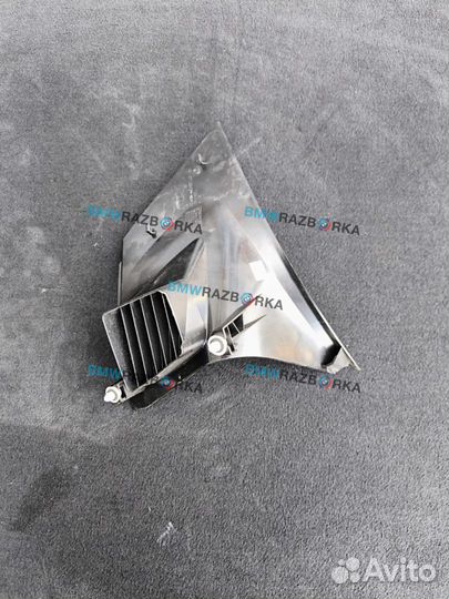 Обшивка салона задняя правая BMW i8 I12 2015